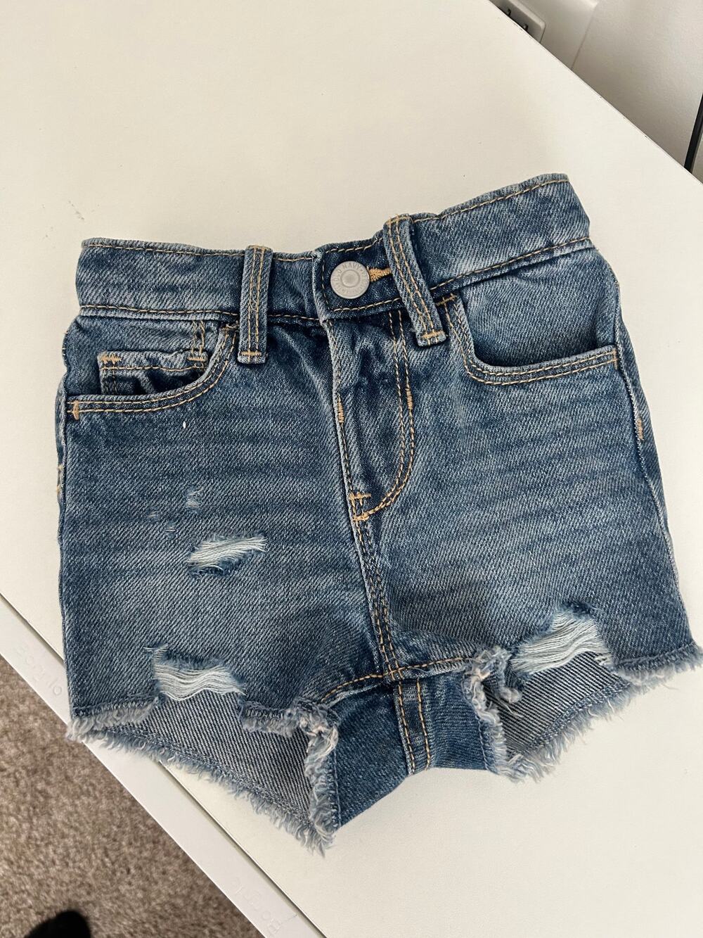 Old Navy Baby Shorts *12-18m*